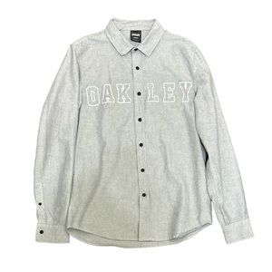 🆕Oakley Button Up Shirt (S)​